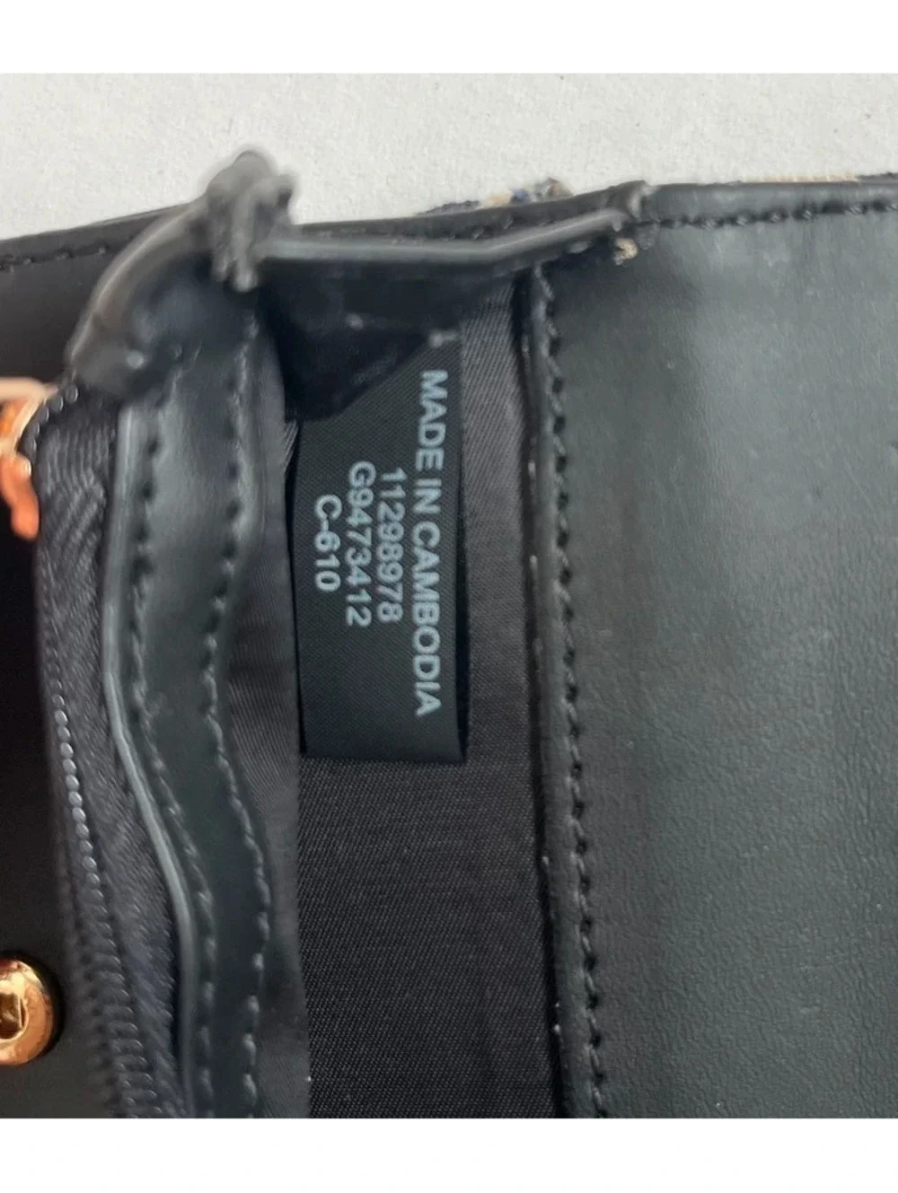 GUESS Los Angeles Monogram Women's Slim Wallet Clutch Black/Beige Elegant 5.5”